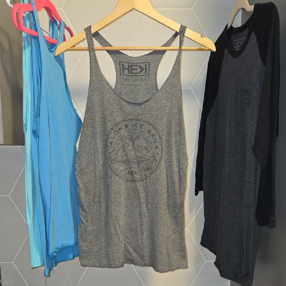 HE>i Gray Women's Tank Top